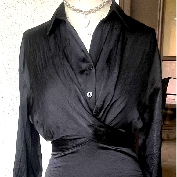 Mango black waist wraparound dress perfect for the Holidays - Picture 3 of 13